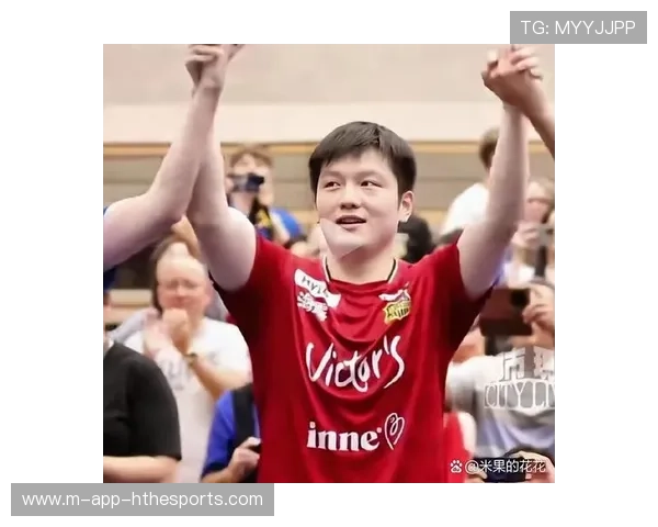 樊振东德国杯首战3_0大胜，红色战袍造型引发热议，樊振东德国公开赛视频